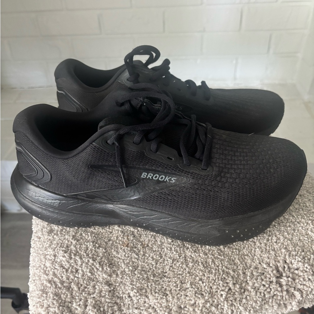 Brooks Men's Black Athletic Shoes - Glycerin 21